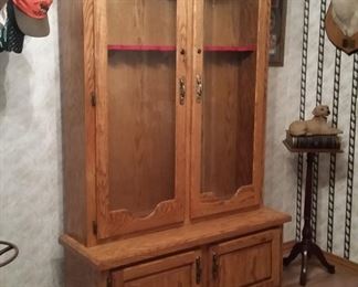 Oak 10-gun cabinet