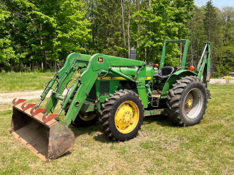 John Deer 1450 4x4 with Attachments