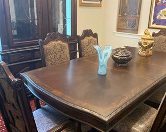 AUCTION DINING ROOM AND ARTWORK