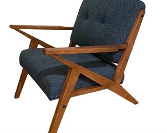 $800 USD     Pair of (2) Blue Denim Mid Century Chairs E&E Co. TM193-18     These accent chairs allows you to enjoy all that your room has to offer, whether it is your living room, office, home office, or study. Made from sturdy wood, the soft, beautiful fabric will not only add a breath of freshness to whatever room you decide to place this chair in, but also allows you sit back and relax.

Dimensions: 27 x 32 x 33"H

Condition:  Very good condition

Local pick up Sterling, VA.  Contact us for shipper suggestions.     https://goodbyhello.com/products/pair-blue-denim-mid-century-chairs-tm193-18?_pos=21&_sid=5dca53abe&_ss=r