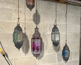 BEAUTIFUL HANGING LIGHTS FOR INDOORS OR YOUR GARDEN!