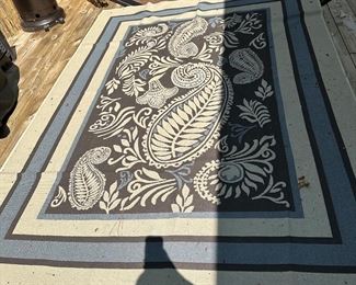 OUTDOOR RUG