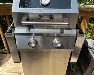 MONUMENT OUTDOOR GRILL
