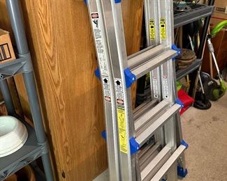 FOLDING PORTABLE ADJUSTABLE EXTENSION LADDER