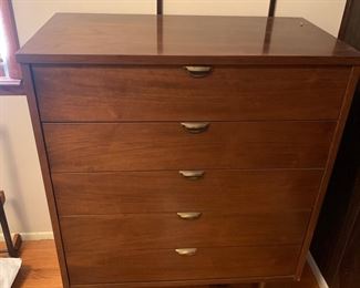 Mid century modern 5 drawer chest by Bassett