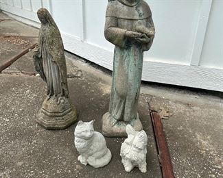 Concrete statuary 