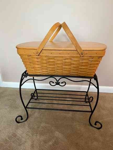  01 Longaberger Basket on Stand