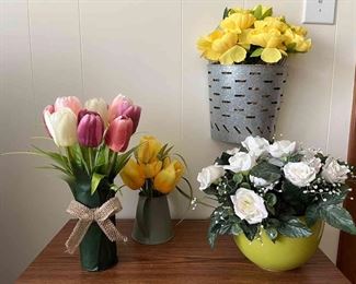 Artificial flower arrangements and pair of roosters