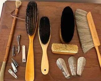 MenS Brushes, Pipes, And Pocket Knives