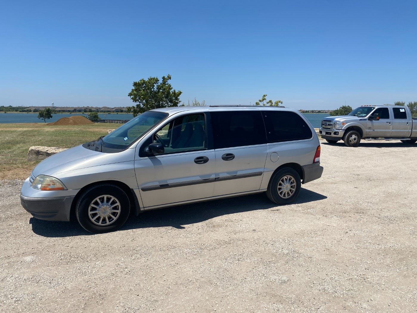 2002 ford windstar LX minivan