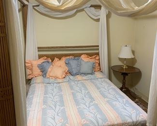 Large rattan bed, queen size 4 poster