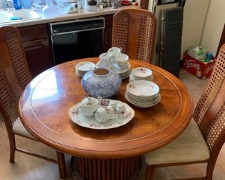 Table, eaf, 4 chairs