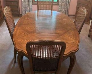 Thomasville Dining Room Table, 4 Chairs, 2 Leaves, Table Protectors