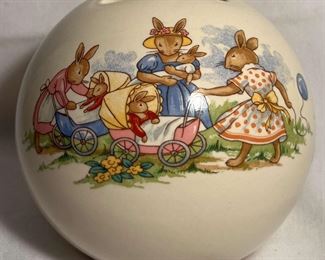 1988 Royal Doulton Bunnykins Moneyball