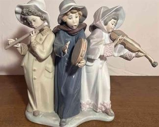 Lladro A Visit With Granny Collectible Figurine Retired Glazed Finish