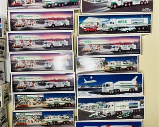 Hess/ Toys/Collectibles