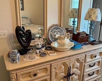 Dresser, 2 mirrors, lamp, everything on the dresser.