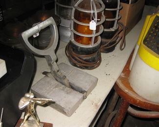 Bear Paw magnetic tool nautical lights