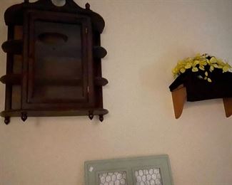 Curio, shelf, flowers, picture