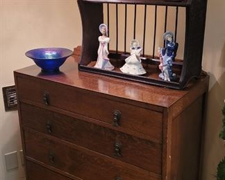 1930's chest of drawers