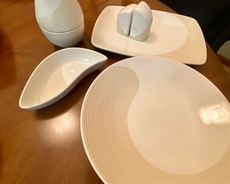 Pfaltzgraff
Sand & Seas Collection
161/2” rect platter
15 luncheon
butter dish
2 vegetable dishes
2 modular vegetable bowls 
15 mugs
16 cereal bowls
2 relish dishes
sm rectangular platter  
2 salt pepper sets
creamer sugar  
round serving bowl