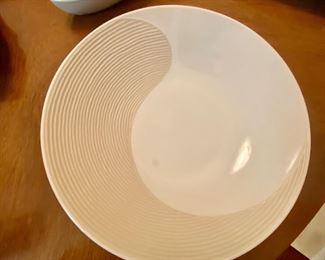 Pfaltzgraff
Sand & Seas Collection
161/2” rect platter
15 luncheon
butter dish
2 vegetable dishes
2 modular vegetable bowls 
15 mugs
16 cereal bowls
2 relish dishes
sm rectangular platter  
2 salt pepper sets
creamer sugar  
round serving bowl