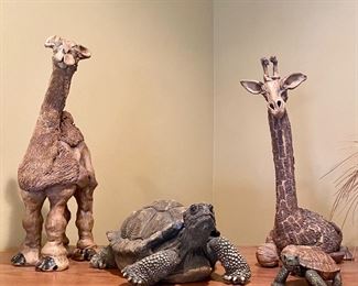 Giraffes and turtle decorative accessoriea