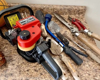 Garden hand tools