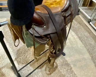 Western riding saddle
