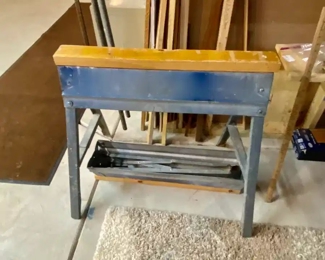 Horses with collapsable legs