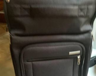 Hammacher Schlemmer luggage 23x15