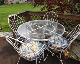 Fabulous patio furniture, never used outside, looks brand new!