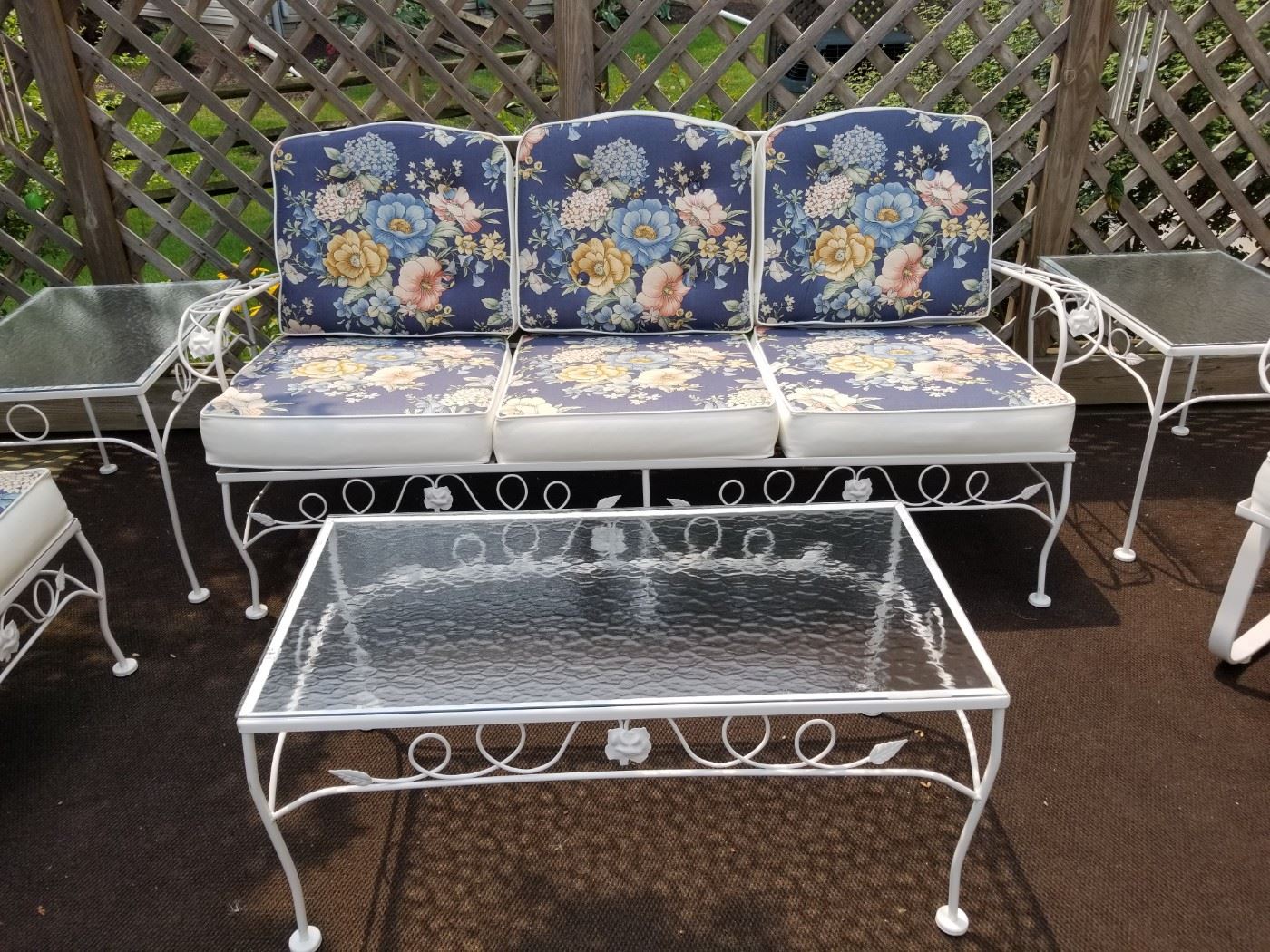 PERRYSBURG SALE PATIO FURNITURE, JOHN DEERE,PURS... starts on 7/27/2023