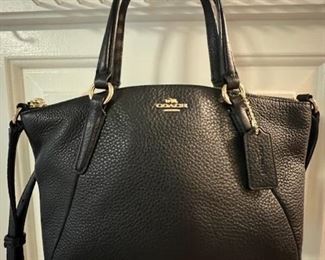 COACH HANDBAG