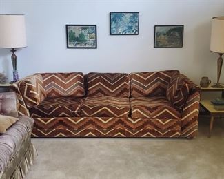 Beautiful vintage couch 