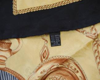 Detail of Reine Seide Silk Scarf, made in Italy