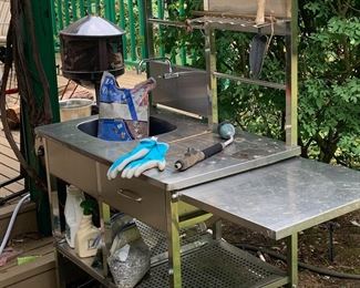Outdoor Sink & Potting Bench