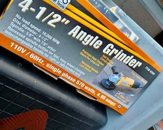 Chicago Electric Power Tools 4 1/2" Angle Grinder