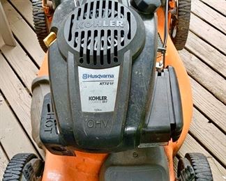 Husqvarna Self-Propelled Lawn Mower - XT721F