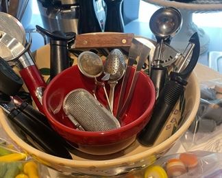 Kitchen Utensils - Ice Cream Scoop, Peeler, Pizza Wheel, Mixing Bowls