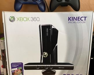 Xbox 360 Kinect & Controllers
