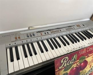 Casio Casiotone Keyboard Synthesizer Piano - CT-310