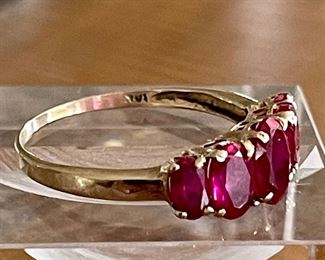 Vintage 10K Gold And Red Sapphire Ring Size 8.25 Total Weight 1.7 Grams