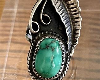Vintage Old Pawn Sterling And Green Turquoise Shadowbox Ring Size 6 Total Weight 9.7 Grams