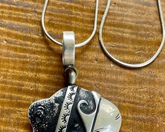 Tom Singer Navajo Buffalo Sterling Silver Pendant And Sterling Silver 18" Necklace Total Weight 5.8 Grams