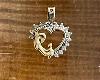 10K Gold And Diamond Heart Mother & Baby Pendant 1.7 Grams