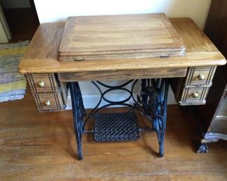 Antique sewing machine. See previous photo.