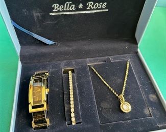 Bella & Rose Jewelry set