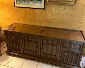 Magnavox Vintage Stereo Console