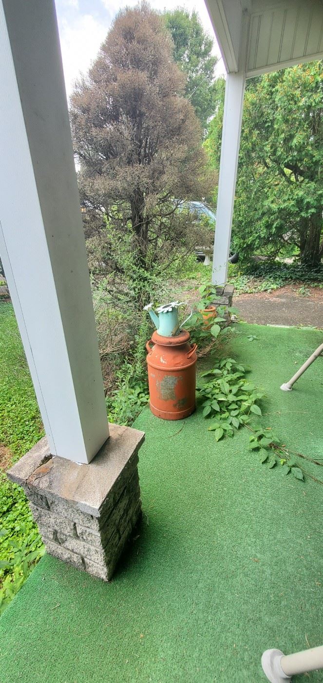 Absolutely packed full estate in Ceredo starts on 7/21/2023